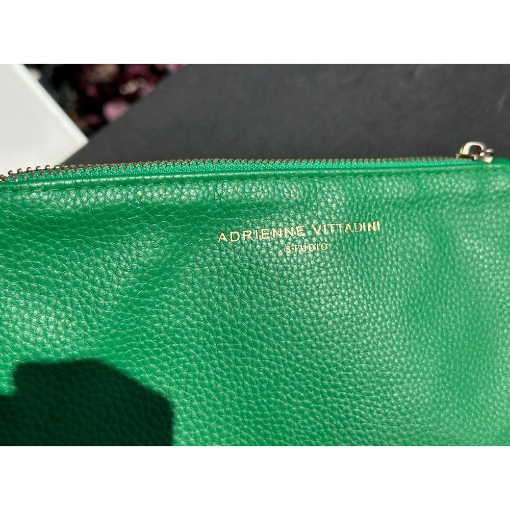 Adrienne Vittadini Studio Green Pebbled Wristlet Pouch Floral Interior Clutch